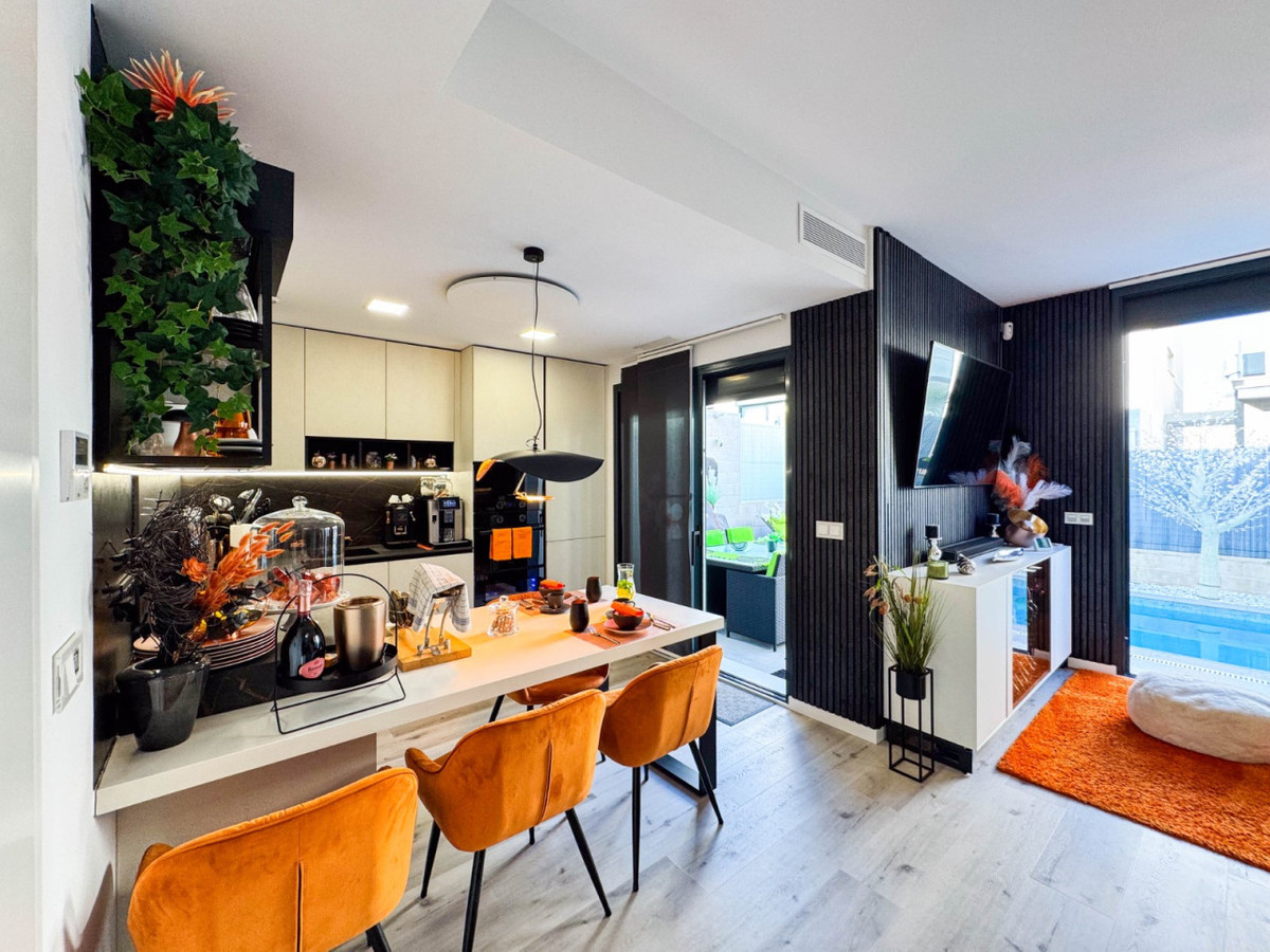 Se vende Villa - Chalet de 3 dormitorios en Costa Blanca, Alicante, España