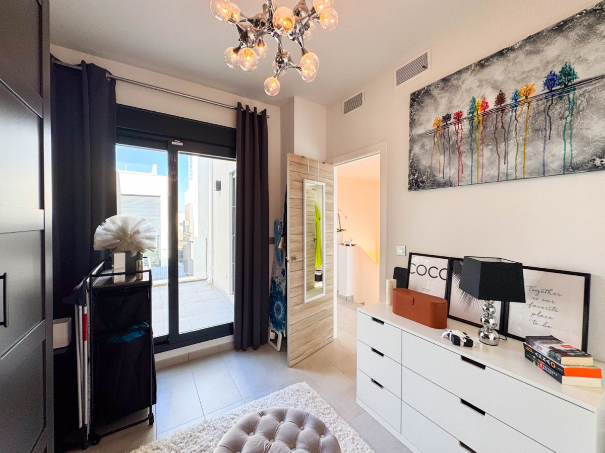 Se vende Villa - Chalet de 3 dormitorios en Costa Blanca, Alicante, España