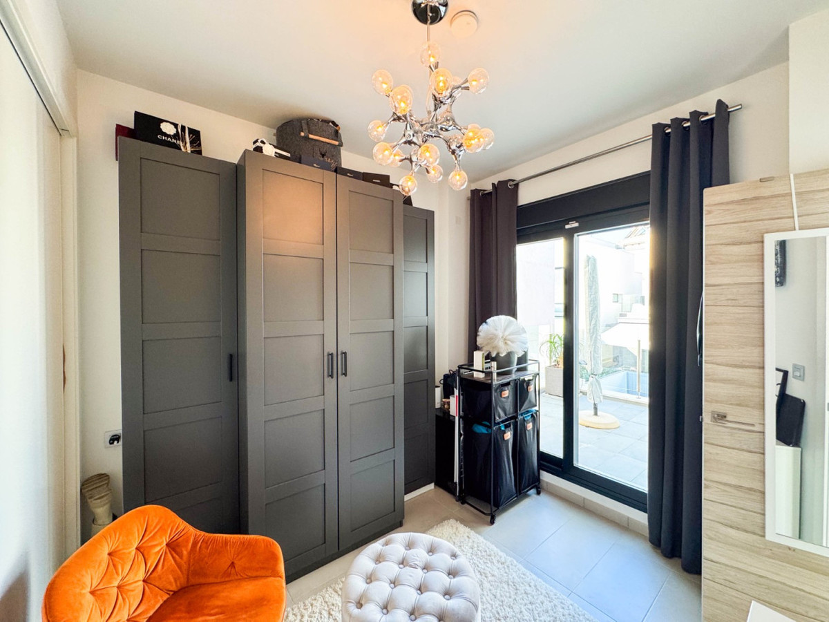 Se vende Villa - Chalet de 3 dormitorios en Costa Blanca, Alicante, España