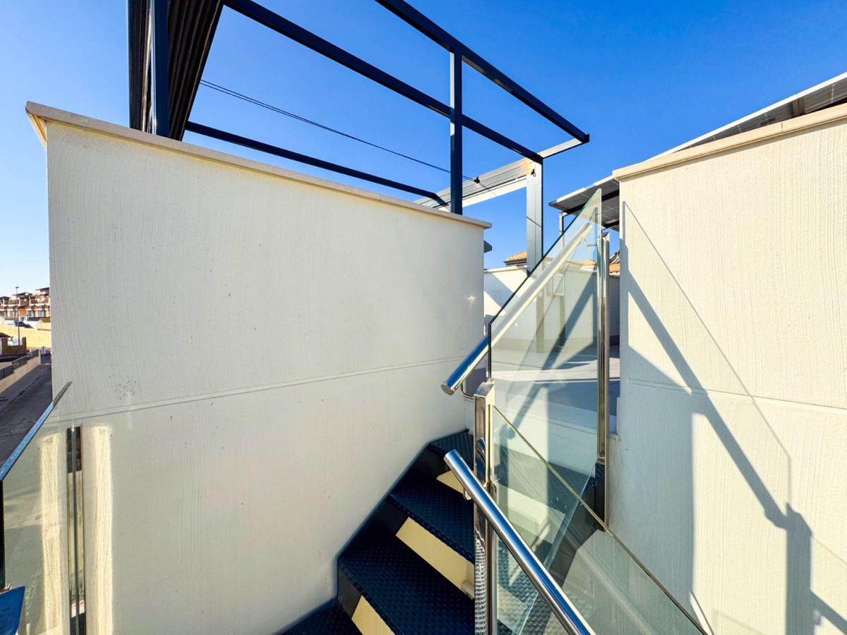 Se vende Villa - Chalet de 3 dormitorios en Costa Blanca, Alicante, España