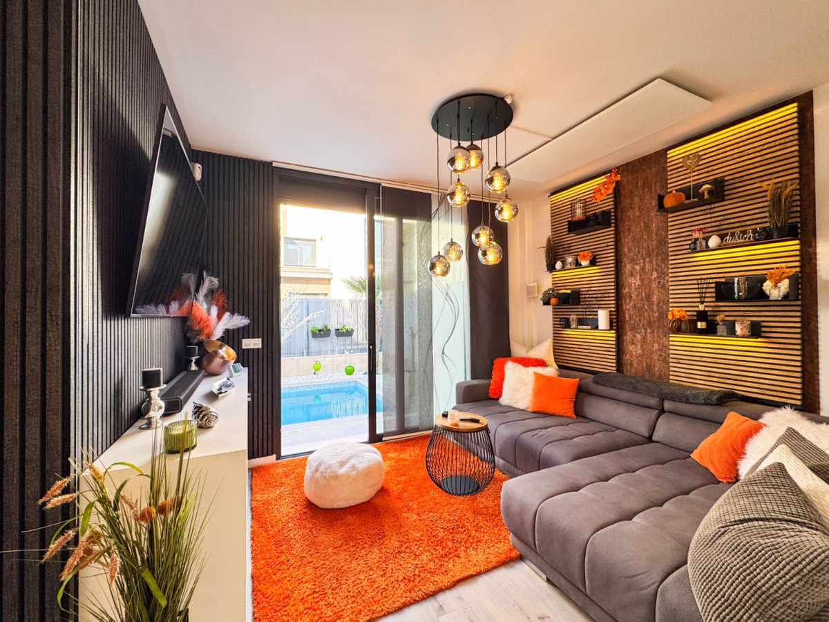 Se vende Villa - Chalet de 3 dormitorios en Costa Blanca, Alicante, España