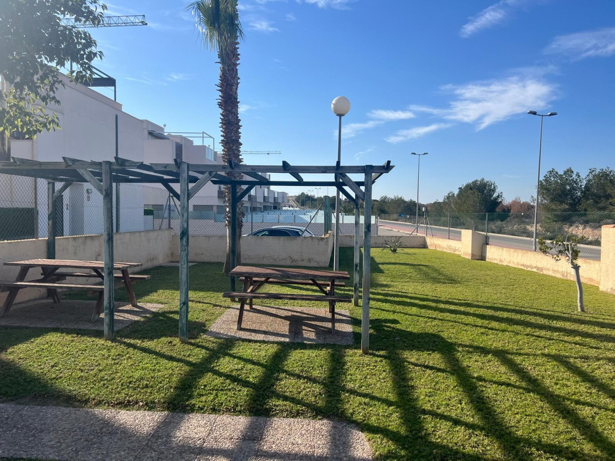 Se vende Villa - Chalet de 3 dormitorios en Costa Blanca, Alicante, España