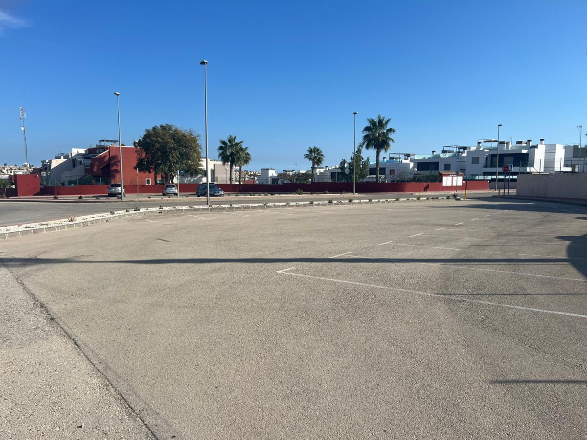 Se vende Villa - Chalet de 3 dormitorios en Costa Blanca, Alicante, España