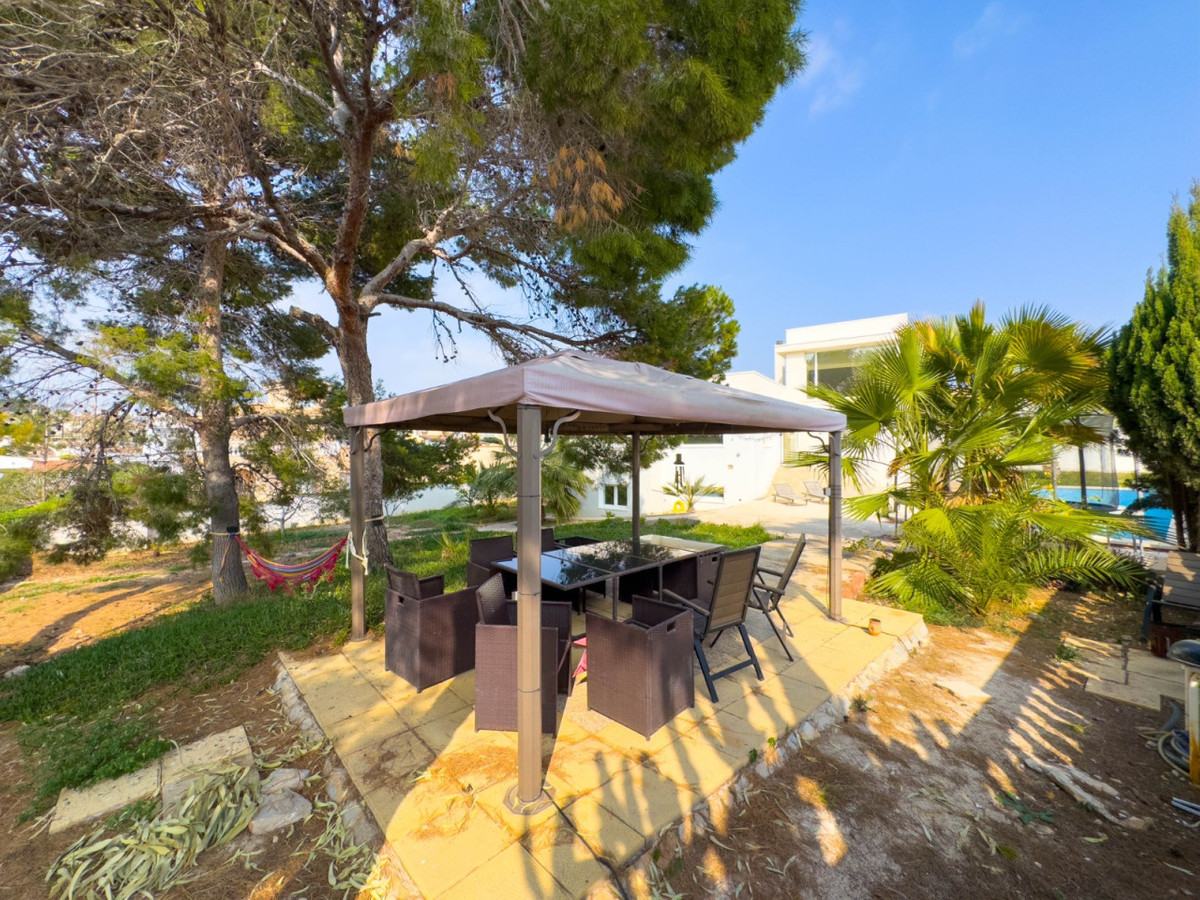 Se vende Villa - Chalet de 4 dormitorios en Costa Blanca, Alicante, España