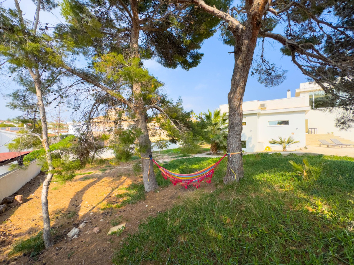Se vende Villa - Chalet de 4 dormitorios en Costa Blanca, Alicante, España