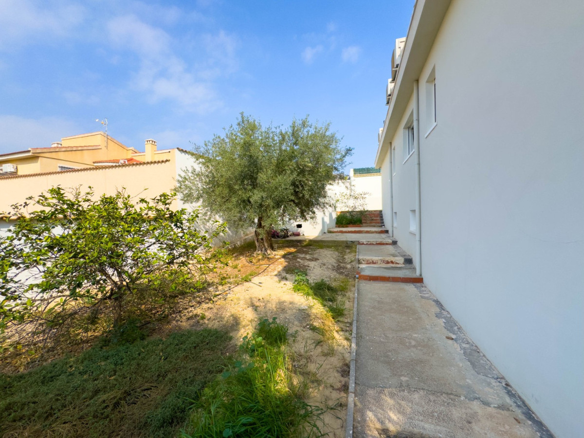 Se vende Villa - Chalet de 4 dormitorios en Costa Blanca, Alicante, España