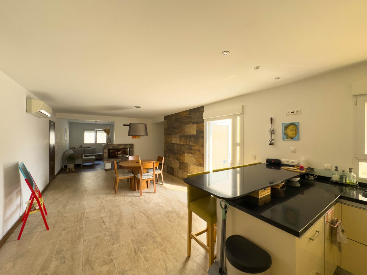 Se vende Villa - Chalet de 4 dormitorios en Costa Blanca, Alicante, España