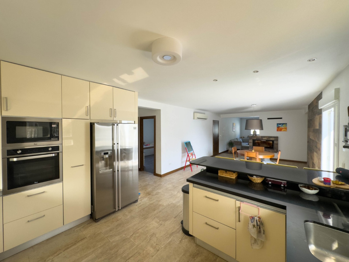 Se vende Villa - Chalet de 4 dormitorios en Costa Blanca, Alicante, España