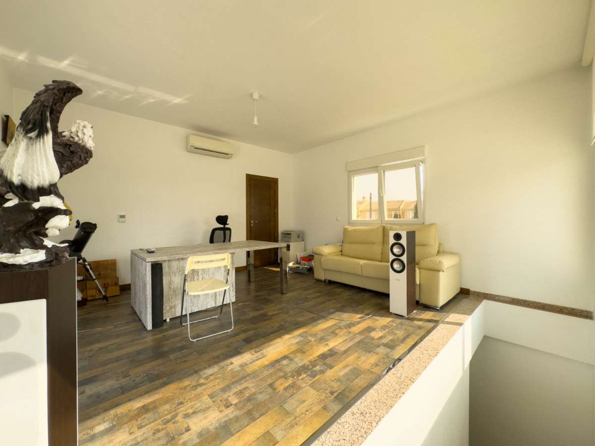 Se vende Villa - Chalet de 4 dormitorios en Costa Blanca, Alicante, España