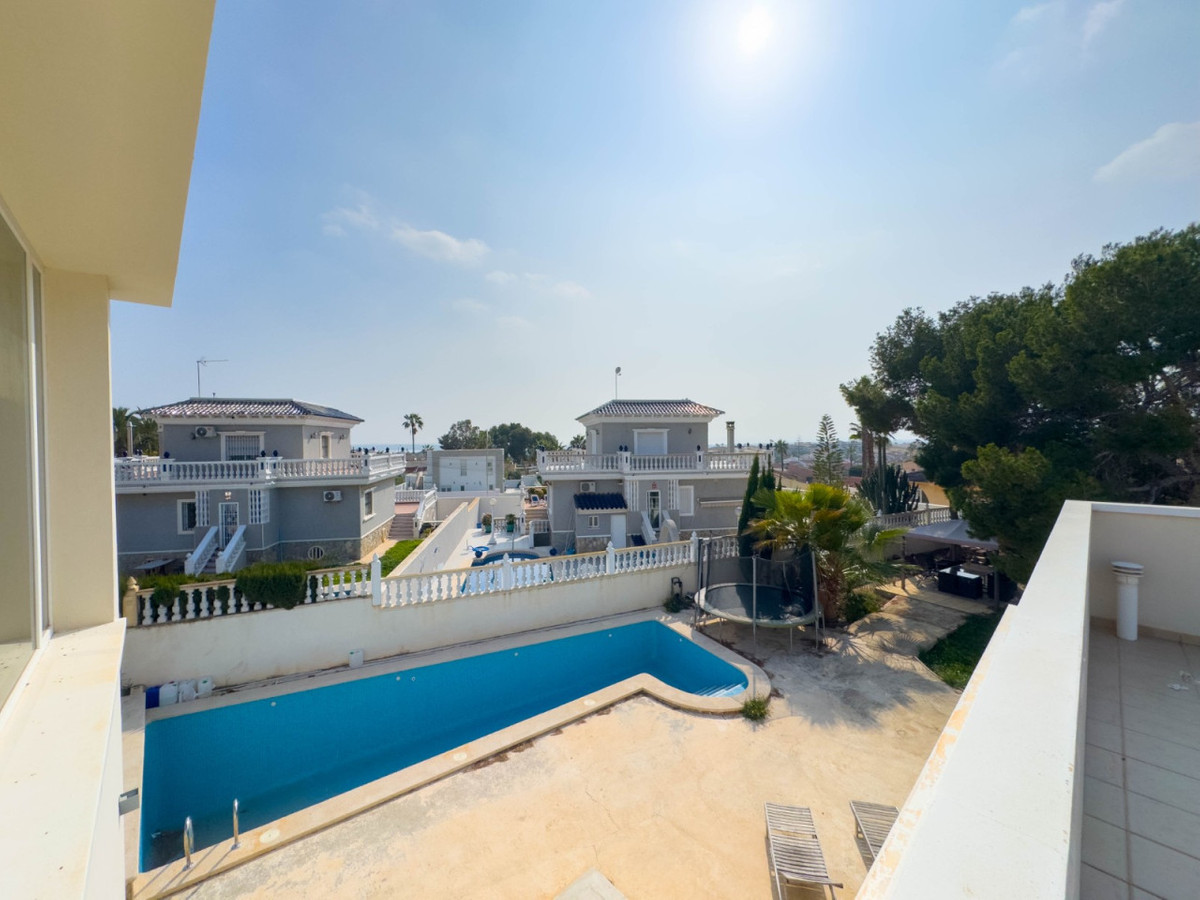 Se vende Villa - Chalet de 4 dormitorios en Costa Blanca, Alicante, España