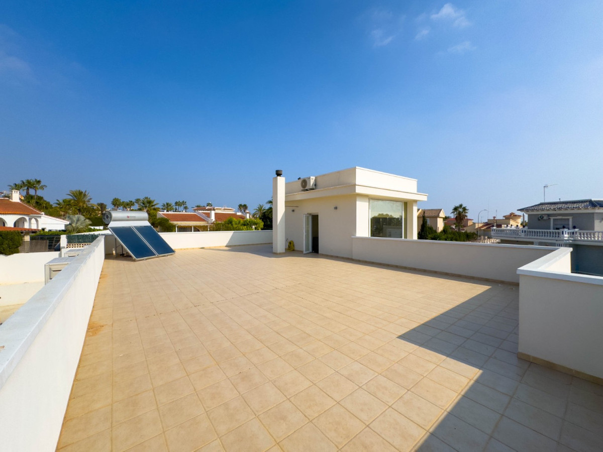 Se vende Villa - Chalet de 4 dormitorios en Costa Blanca, Alicante, España