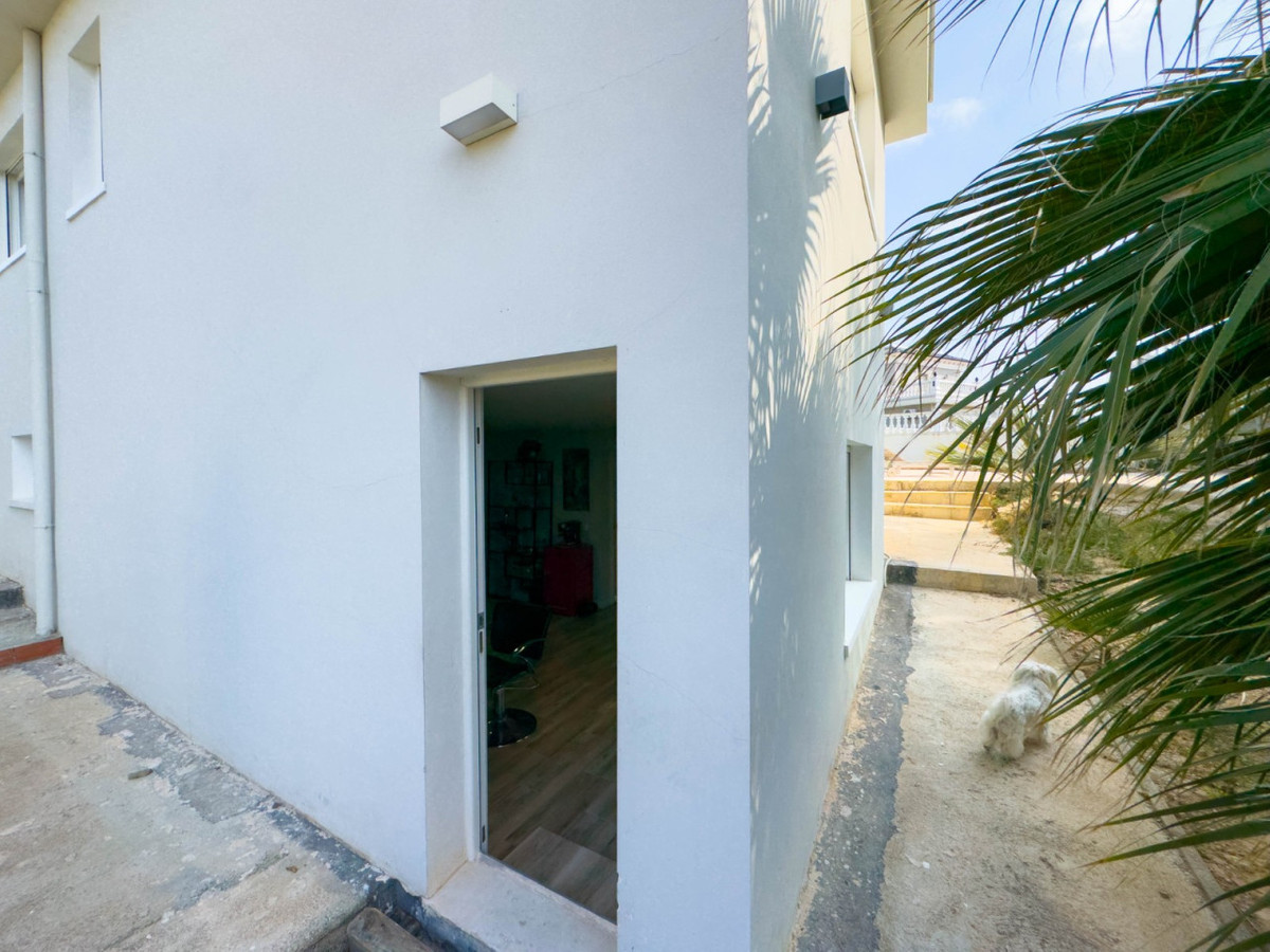 Se vende Villa - Chalet de 4 dormitorios en Costa Blanca, Alicante, España
