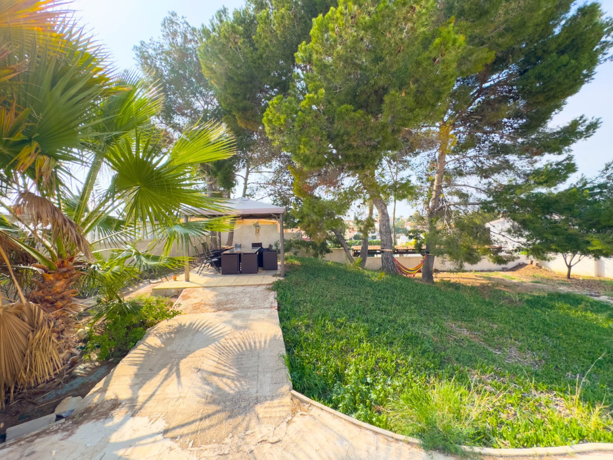 Se vende Villa - Chalet de 4 dormitorios en Costa Blanca, Alicante, España