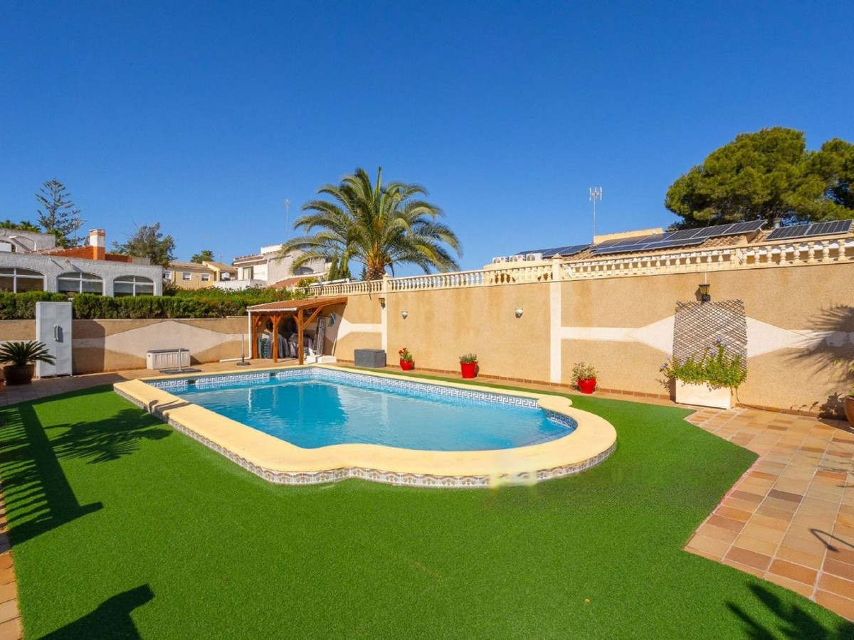 4 Bed Townhouse for sale in Torrevieja Costa Blanca, Alicante, Spain