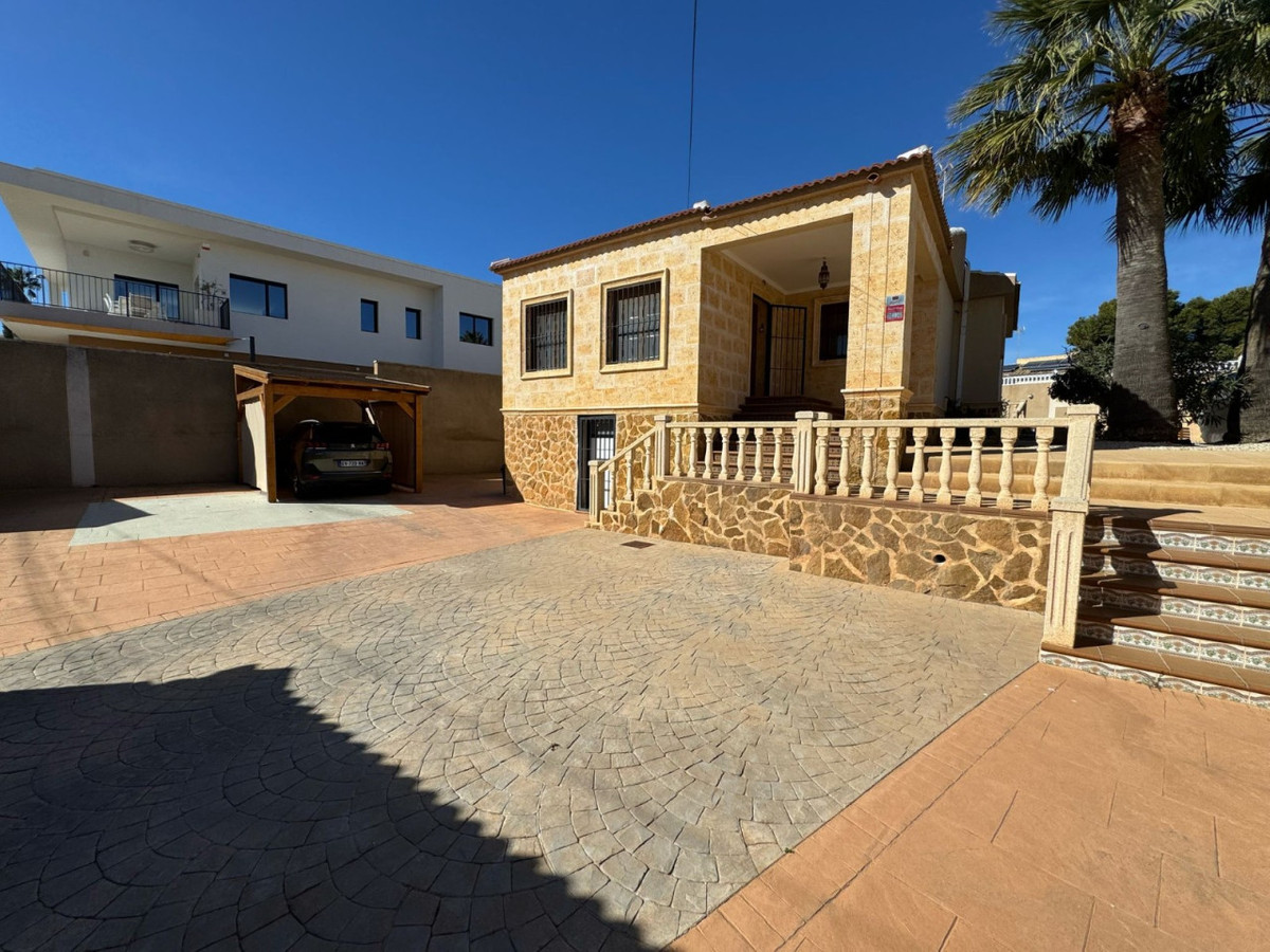 4 Bed Townhouse for sale in Torrevieja Costa Blanca, Alicante, Spain