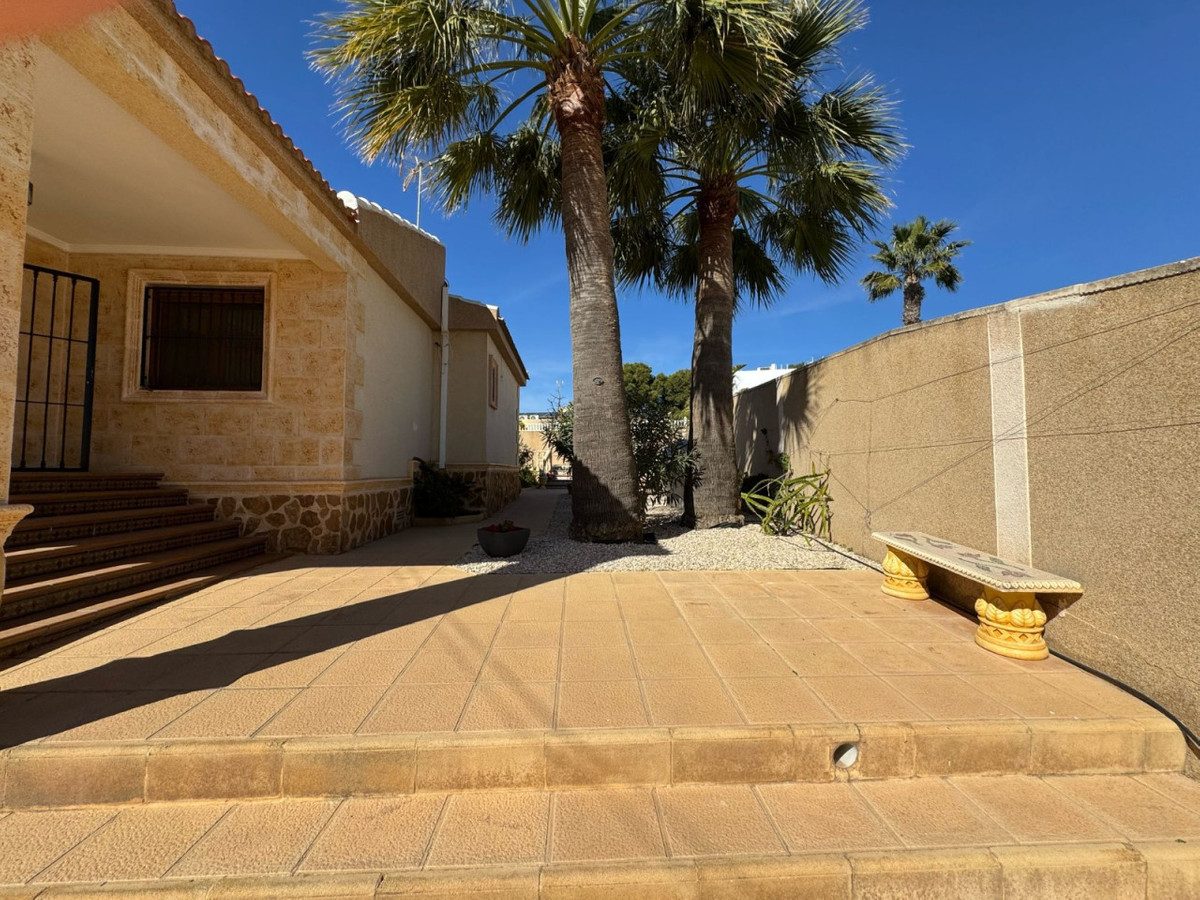 4 Bed Townhouse for sale in Torrevieja Costa Blanca, Alicante, Spain