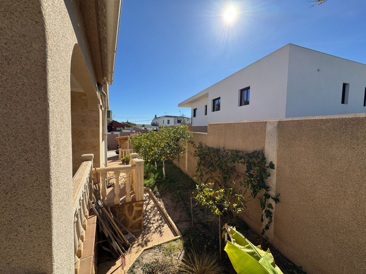 4 Bed Townhouse for sale in Torrevieja Costa Blanca, Alicante, Spain