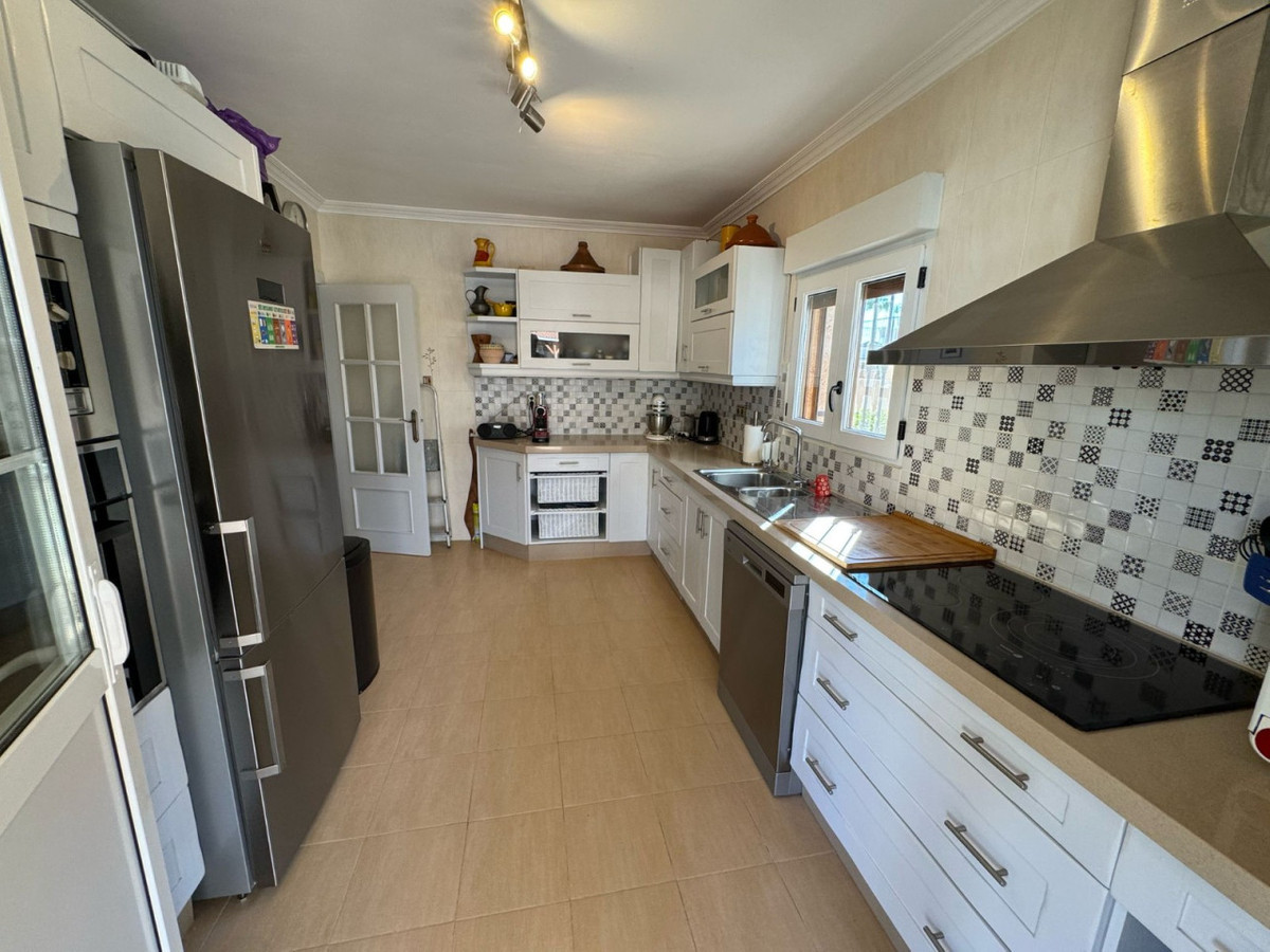 4 Bed Townhouse for sale in Torrevieja Costa Blanca, Alicante, Spain
