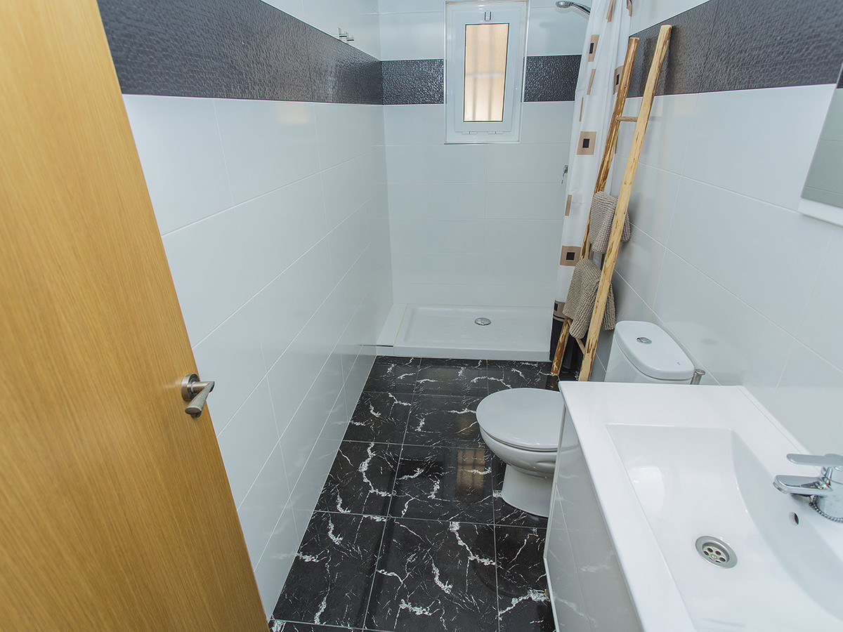 Se vende Apartamento Planta Baja de 2 dormitorios en Costa Blanca, Alicante, España