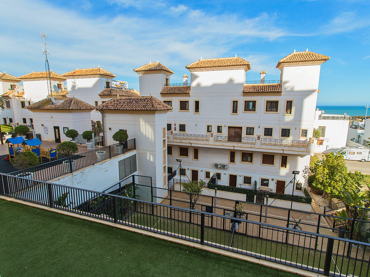 Se vende Apartamento Planta Media de 2 dormitorios en Costa Blanca, Alicante, España
