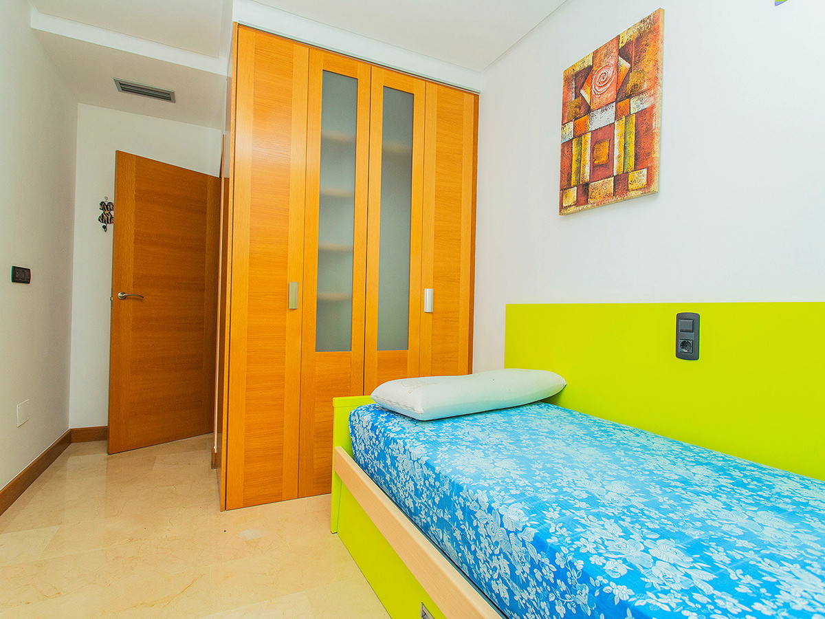 Se vende Apartamento Planta Media de 2 dormitorios en Costa Blanca, Alicante, España
