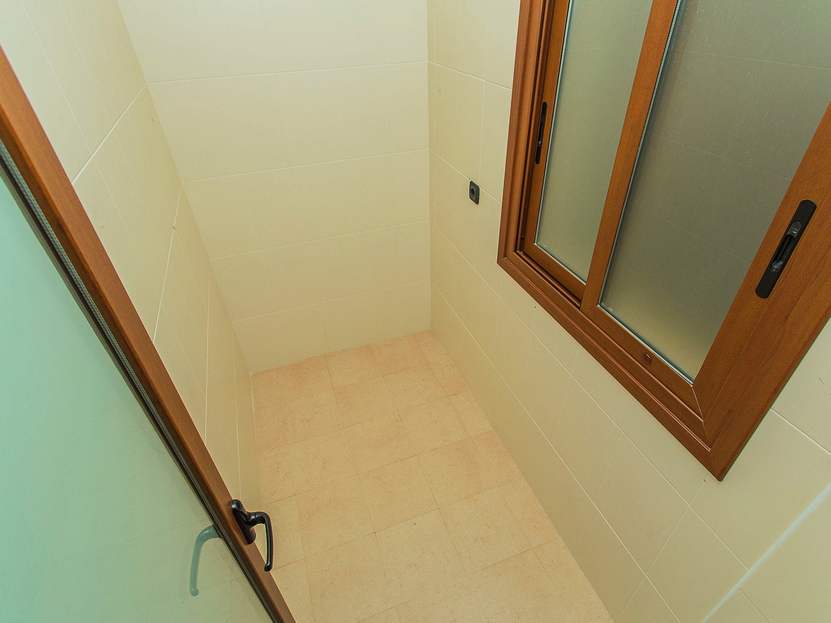 Se vende Apartamento Planta Media de 2 dormitorios en Costa Blanca, Alicante, España