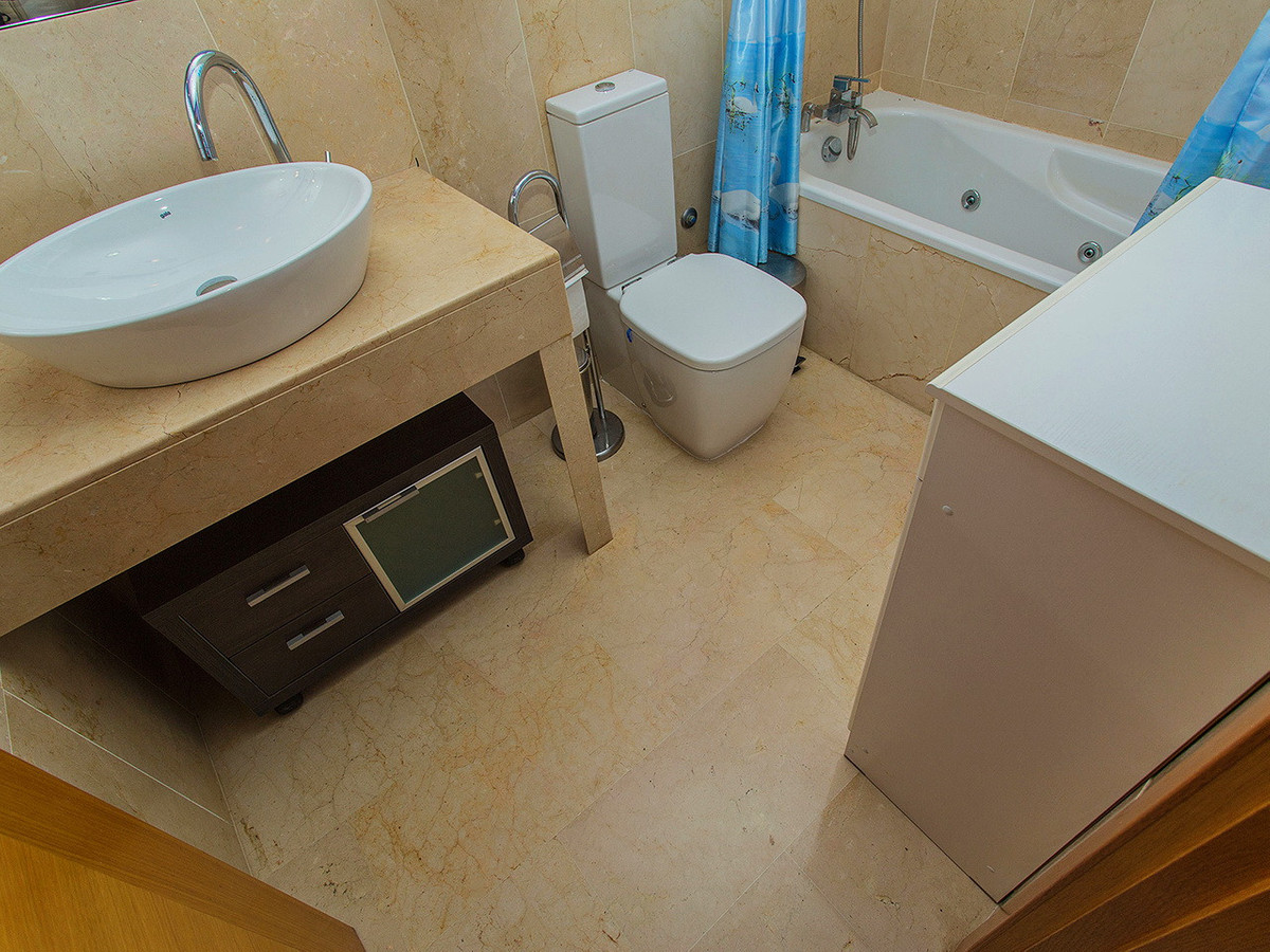 Se vende Apartamento Planta Media de 2 dormitorios en Costa Blanca, Alicante, España