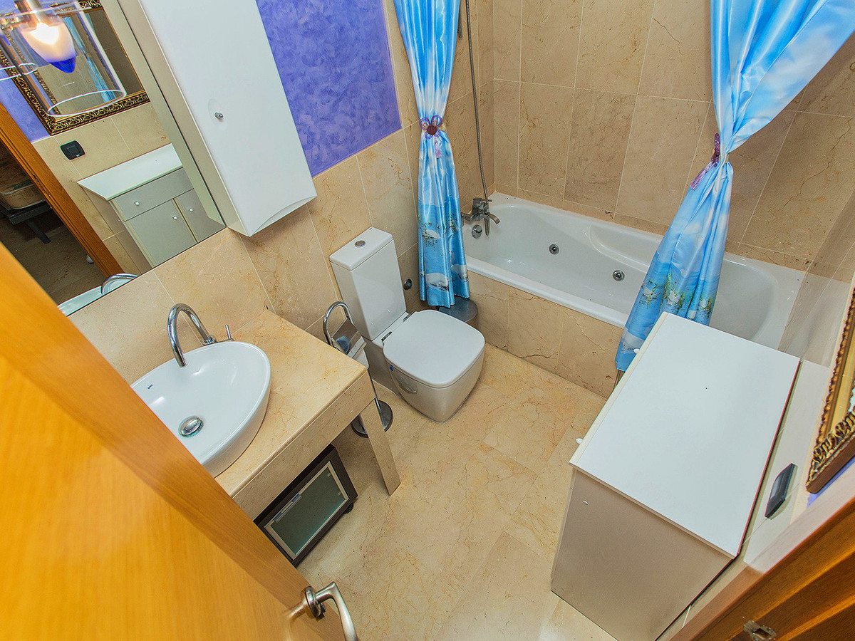 Se vende Apartamento Planta Media de 2 dormitorios en Costa Blanca, Alicante, España