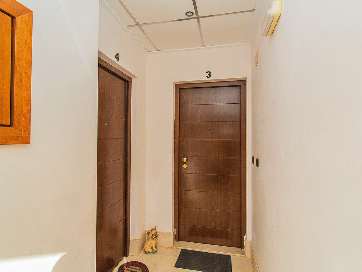 Se vende Apartamento Planta Media de 2 dormitorios en Costa Blanca, Alicante, España