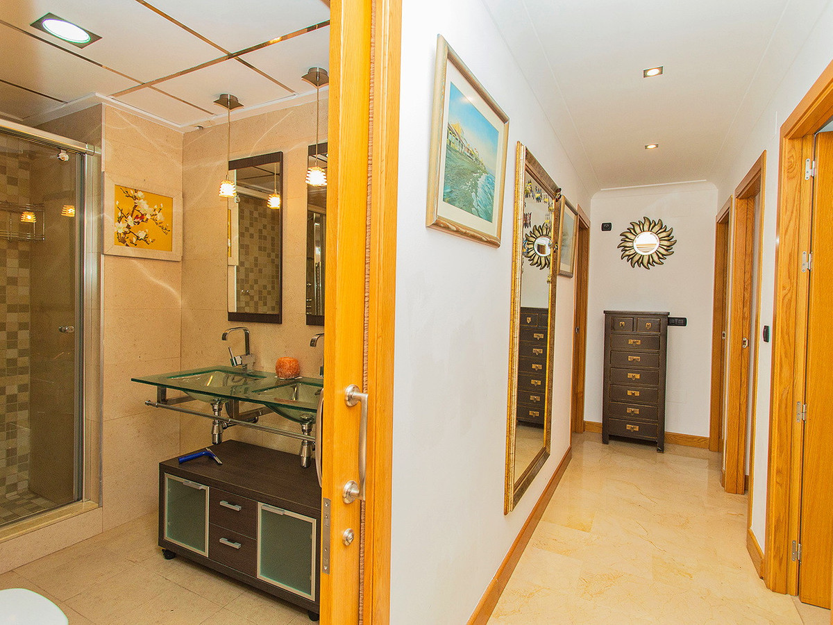 Se vende Apartamento Planta Media de 2 dormitorios en Costa Blanca, Alicante, España