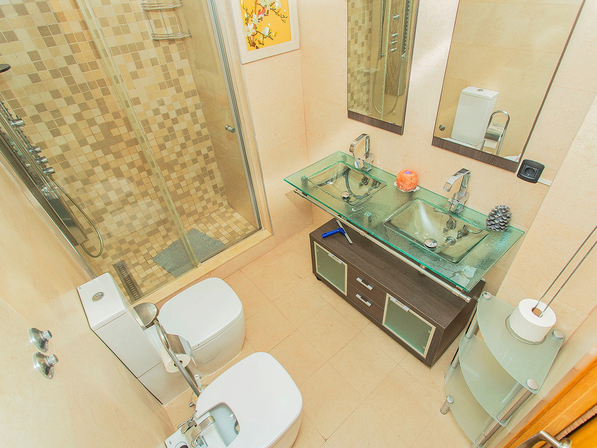 Se vende Apartamento Planta Media de 2 dormitorios en Costa Blanca, Alicante, España