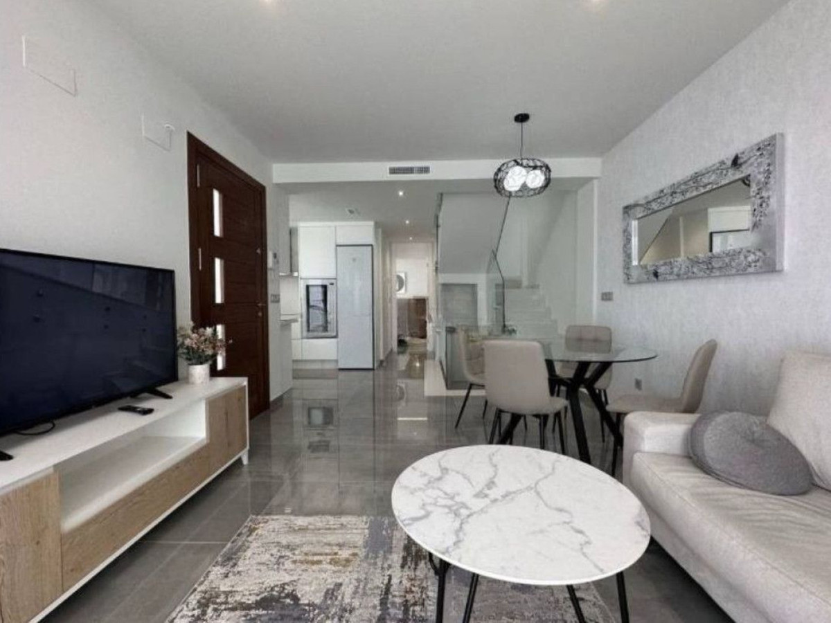 Se vende Villa - Chalet de 3 dormitorios en Costa Blanca, Alicante, España