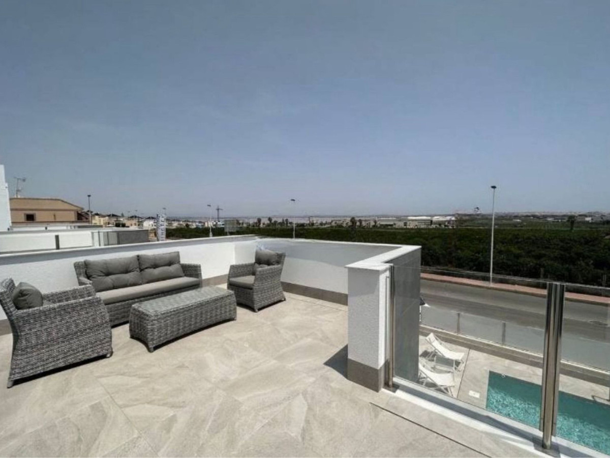 Se vende Villa - Chalet de 3 dormitorios en Costa Blanca, Alicante, España