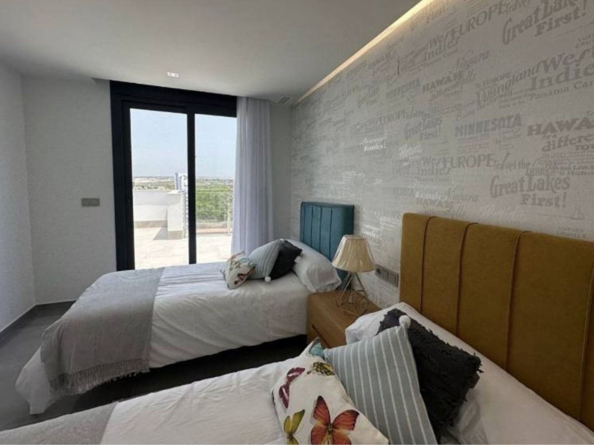 Se vende Villa - Chalet de 3 dormitorios en Costa Blanca, Alicante, España
