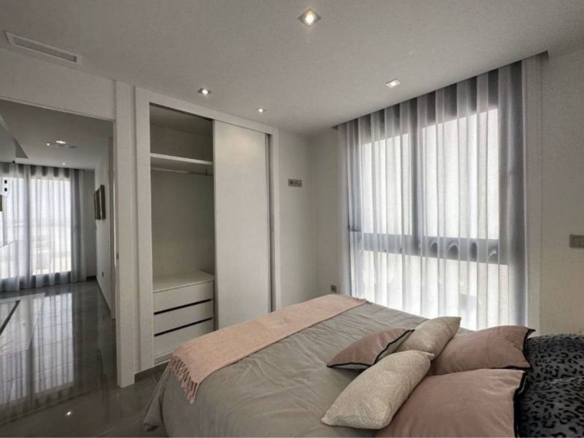 Se vende Villa - Chalet de 3 dormitorios en Costa Blanca, Alicante, España
