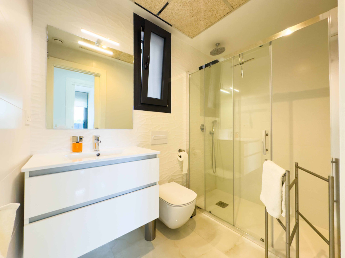 Se vende Apartamento Planta Media de 2 dormitorios en Costa Blanca, Alicante, España