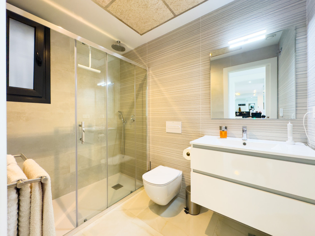 Se vende Apartamento Planta Media de 2 dormitorios en Costa Blanca, Alicante, España