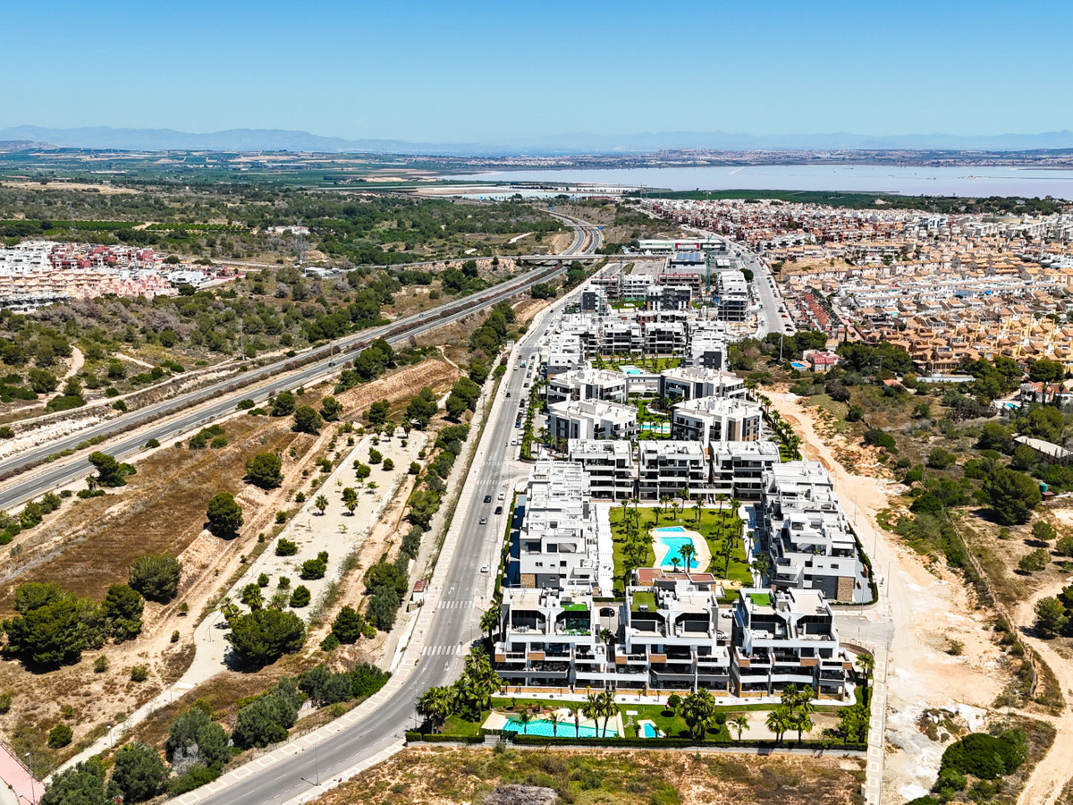 Se vende Apartamento Planta Media de 2 dormitorios en Costa Blanca, Alicante, España