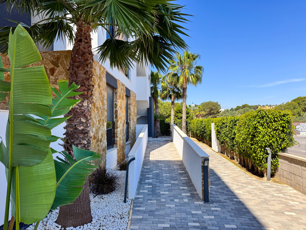 Se vende Apartamento Planta Media de 2 dormitorios en Costa Blanca, Alicante, España