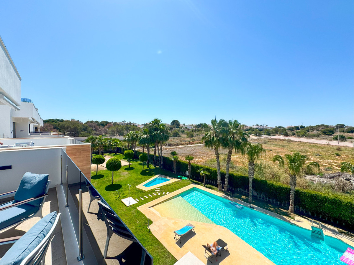 Se vende Apartamento Planta Media de 2 dormitorios en Costa Blanca, Alicante, España