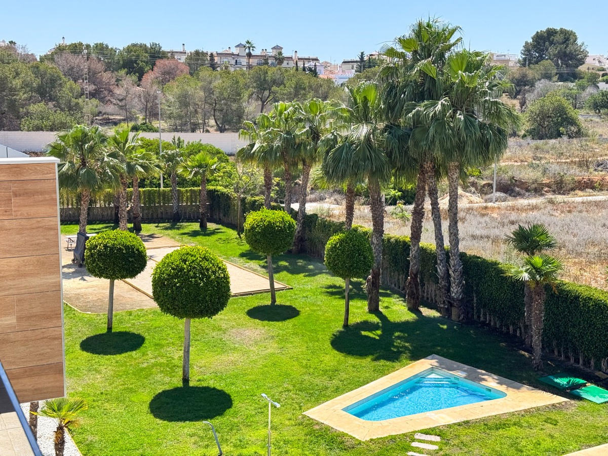 Se vende Apartamento Planta Media de 2 dormitorios en Costa Blanca, Alicante, España