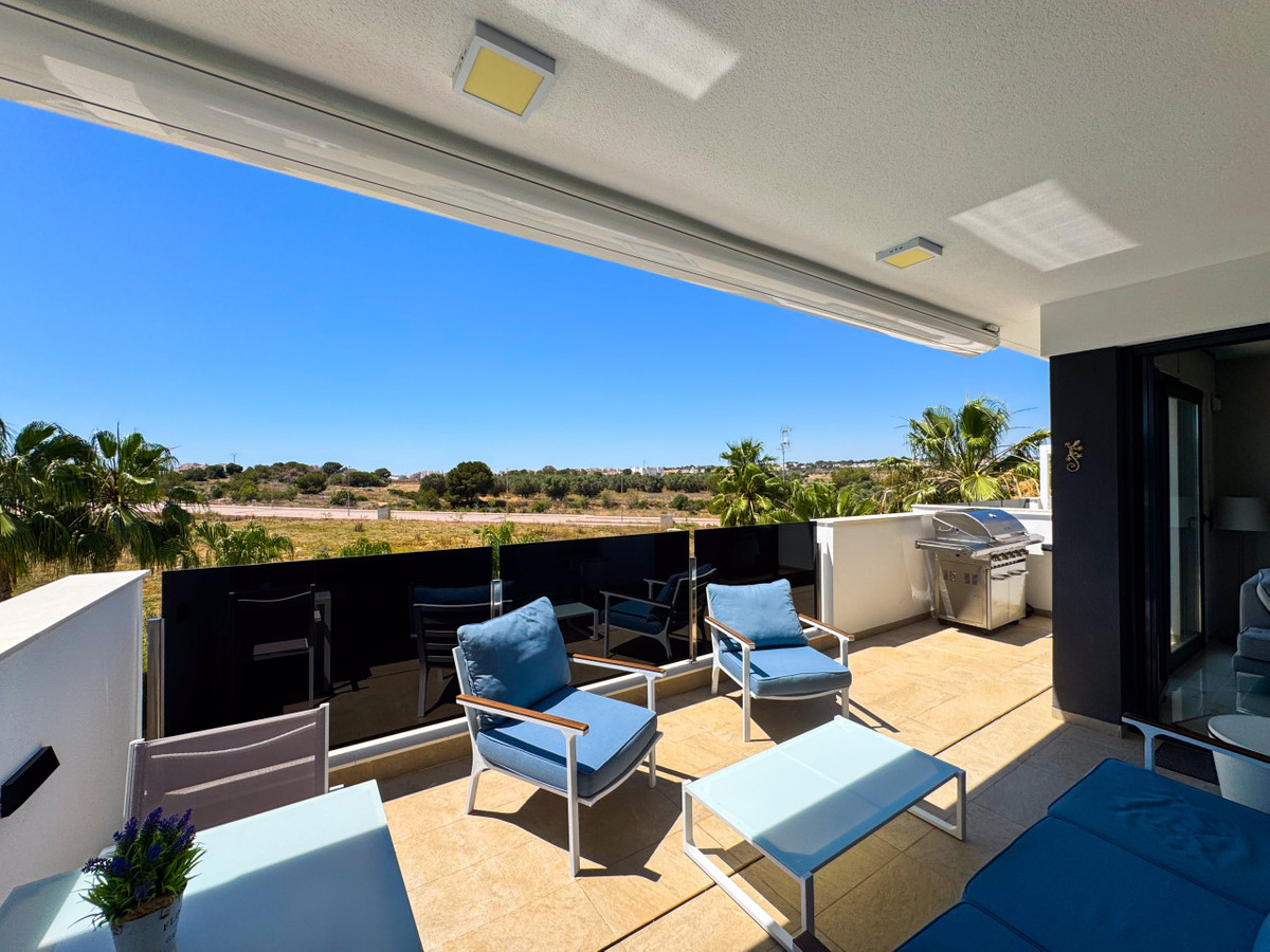 Se vende Apartamento Planta Media de 2 dormitorios en Costa Blanca, Alicante, España
