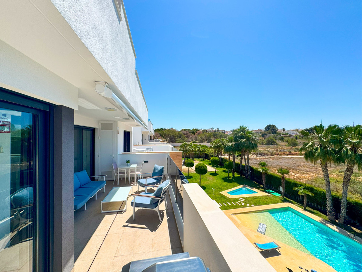 Se vende Apartamento Planta Media de 2 dormitorios en Costa Blanca, Alicante, España
