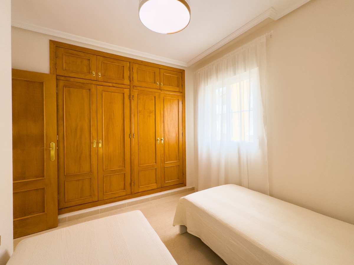 Se vende Apartamento Planta Media de 2 dormitorios en Costa Blanca, Alicante, España
