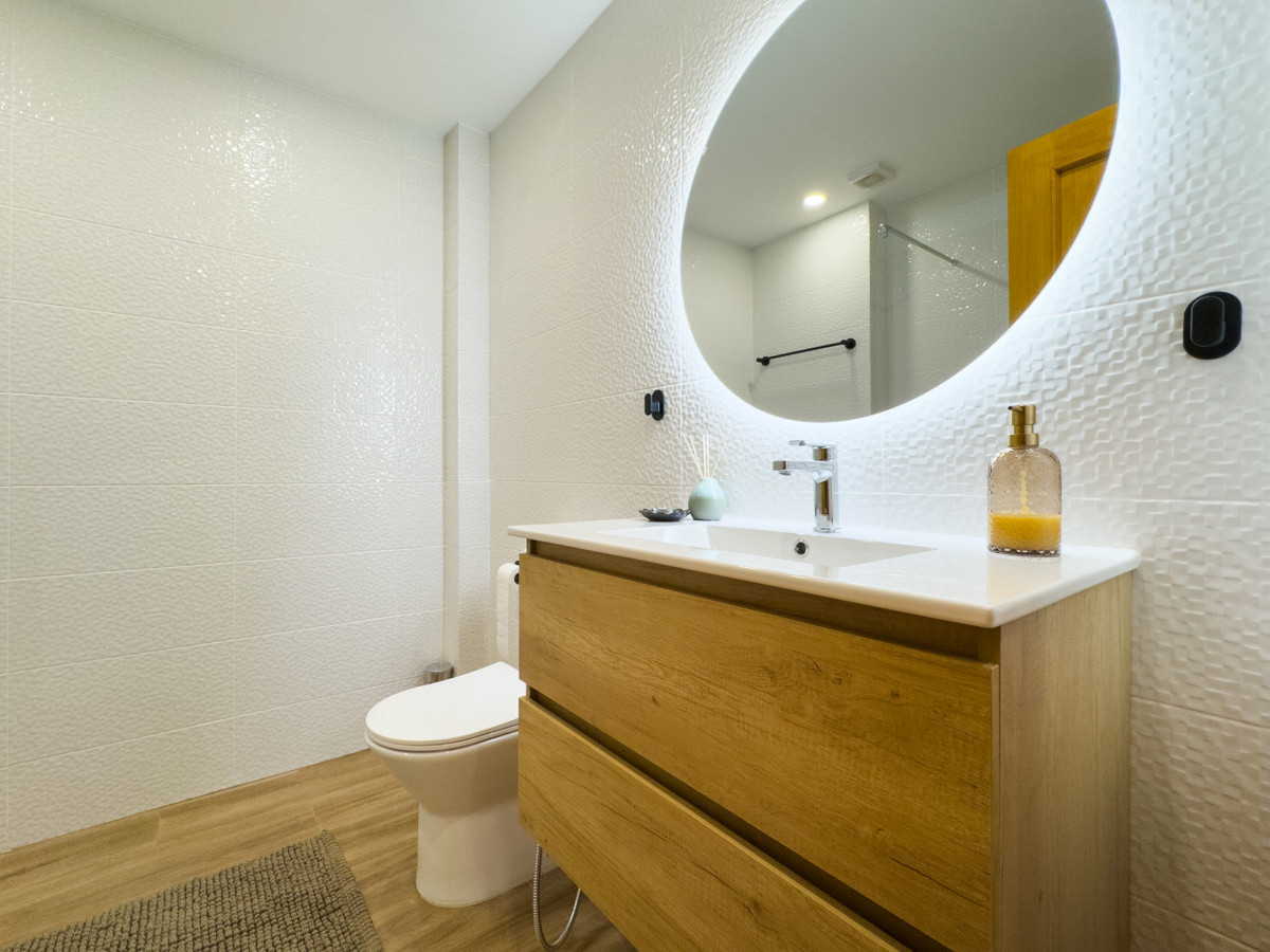 Se vende Apartamento Planta Media de 2 dormitorios en Costa Blanca, Alicante, España