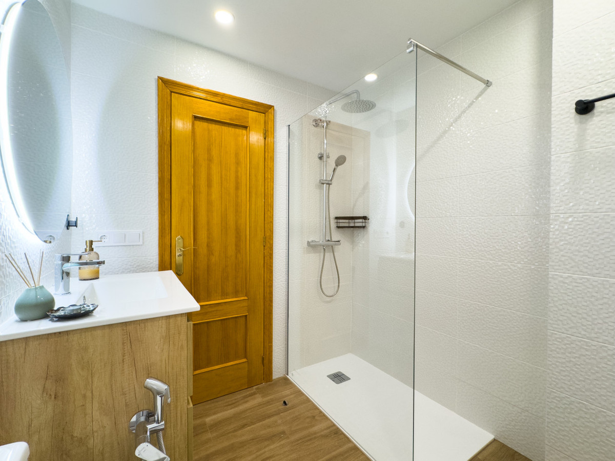 Se vende Apartamento Planta Media de 2 dormitorios en Costa Blanca, Alicante, España