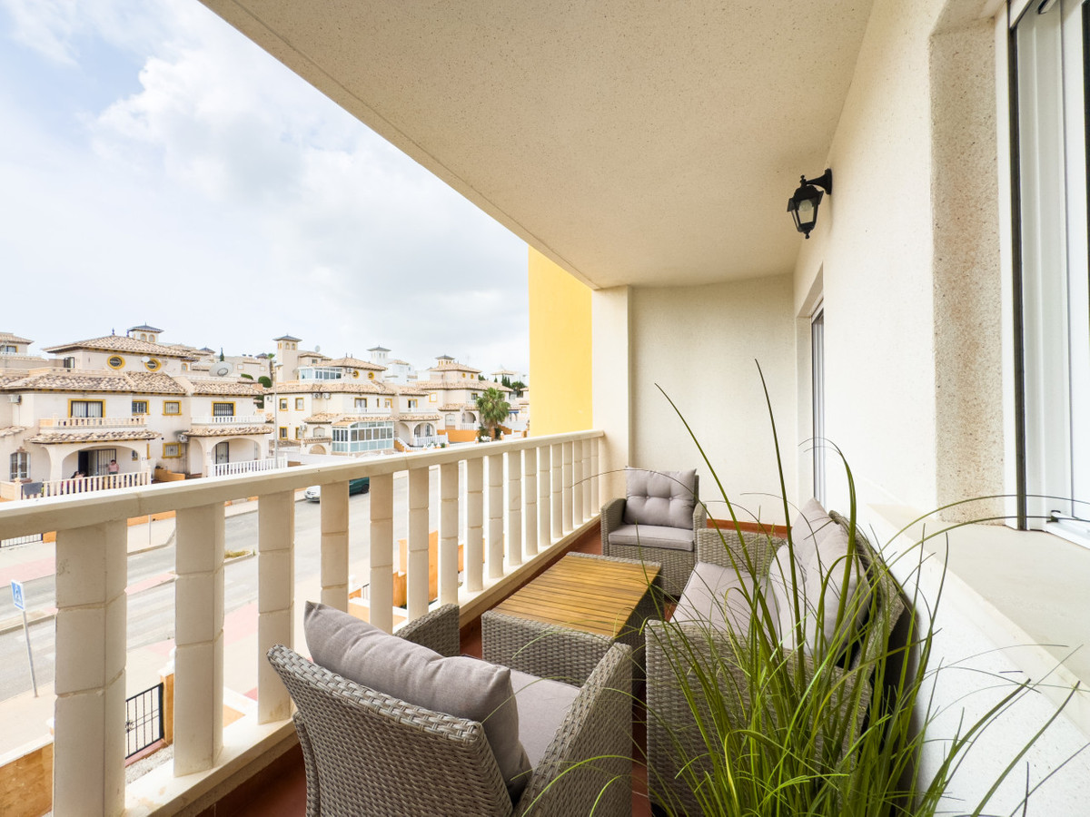 Se vende Apartamento Planta Media de 2 dormitorios en Costa Blanca, Alicante, España