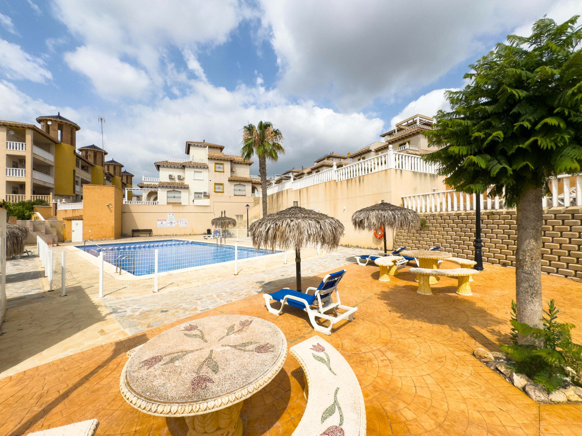 Se vende Apartamento Planta Media de 2 dormitorios en Costa Blanca, Alicante, España