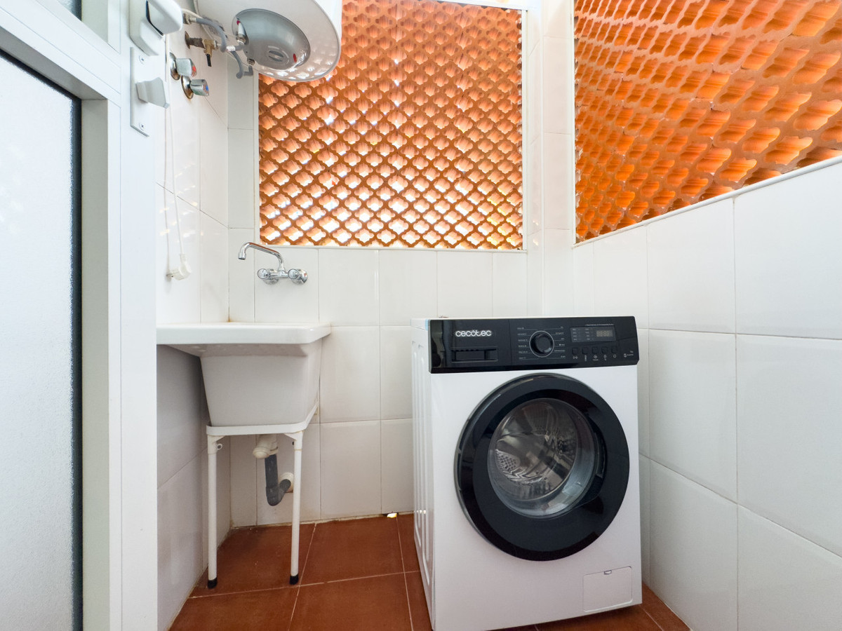 Se vende Apartamento Planta Media de 2 dormitorios en Costa Blanca, Alicante, España