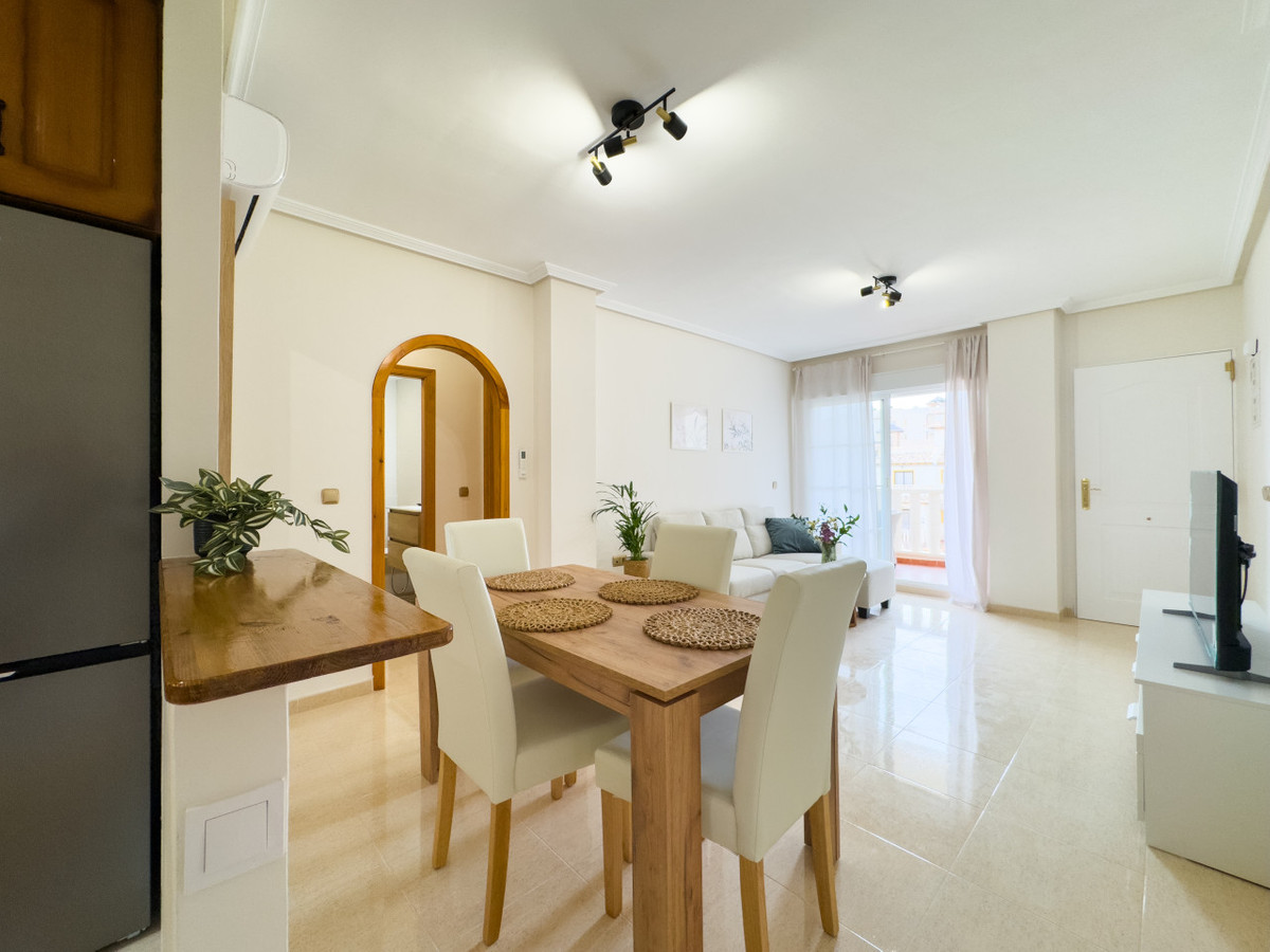 Se vende Apartamento Planta Media de 2 dormitorios en Costa Blanca, Alicante, España